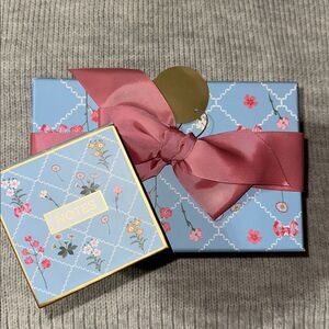 Lady Jayne Floral Blue White Pink Top Bow Gift Box & Stationery Note Pad Pen